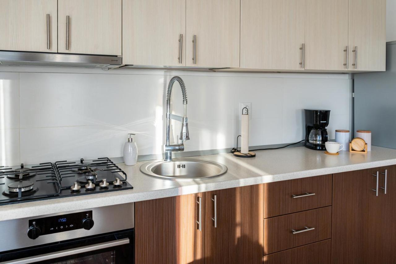 Uniquemoments Airport Apartment & Secure Parking & Airport Shuttle Iasi Exterior foto