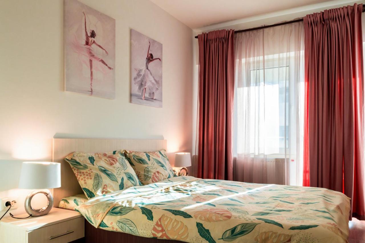 Uniquemoments Airport Apartment & Secure Parking & Airport Shuttle Iasi Exterior foto